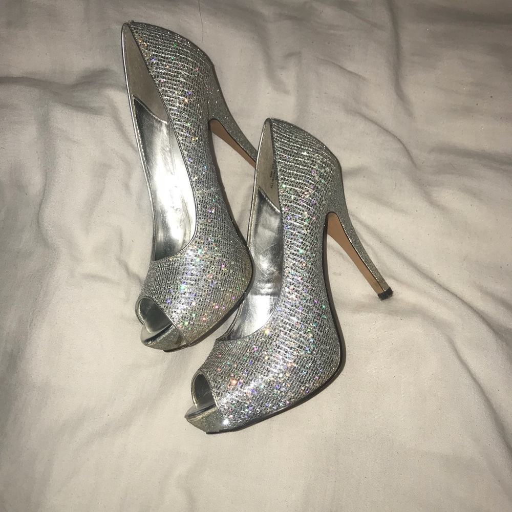 Worthington Platform Heels Sparkly Silver Glitter